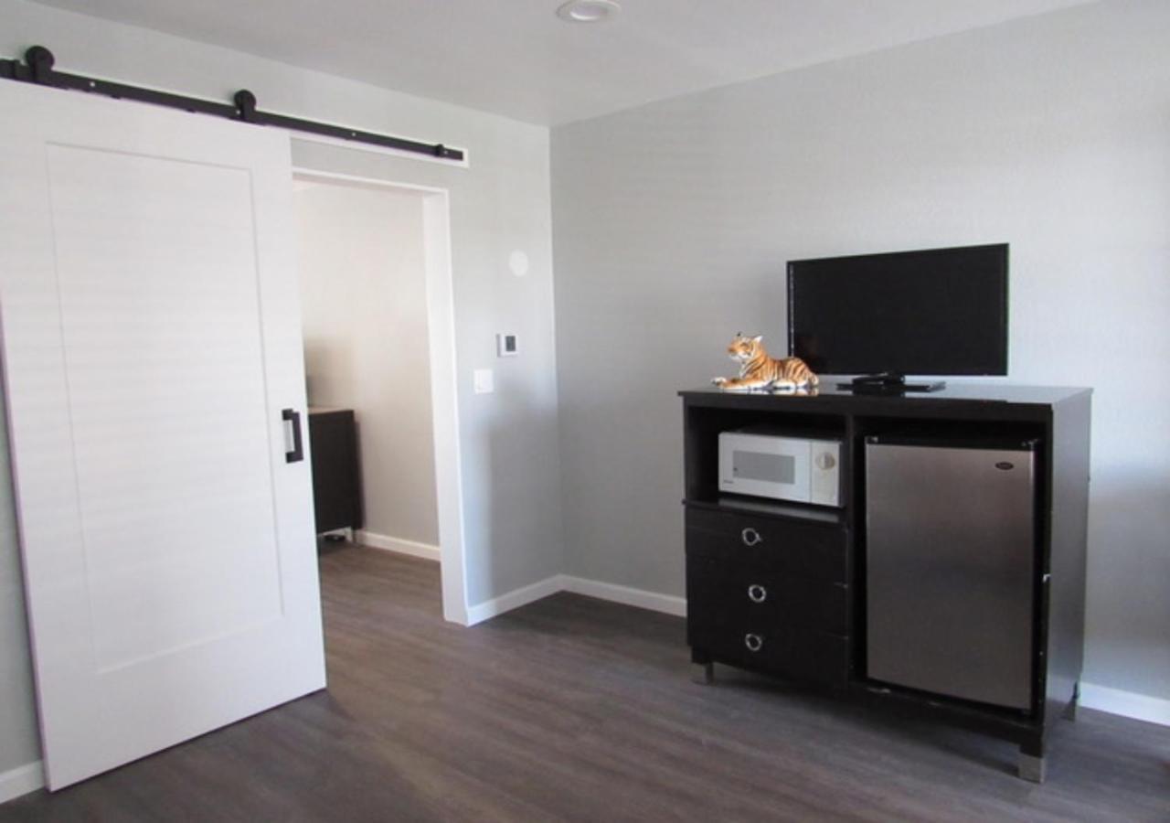 Capri Suites Anaheim Luaran gambar