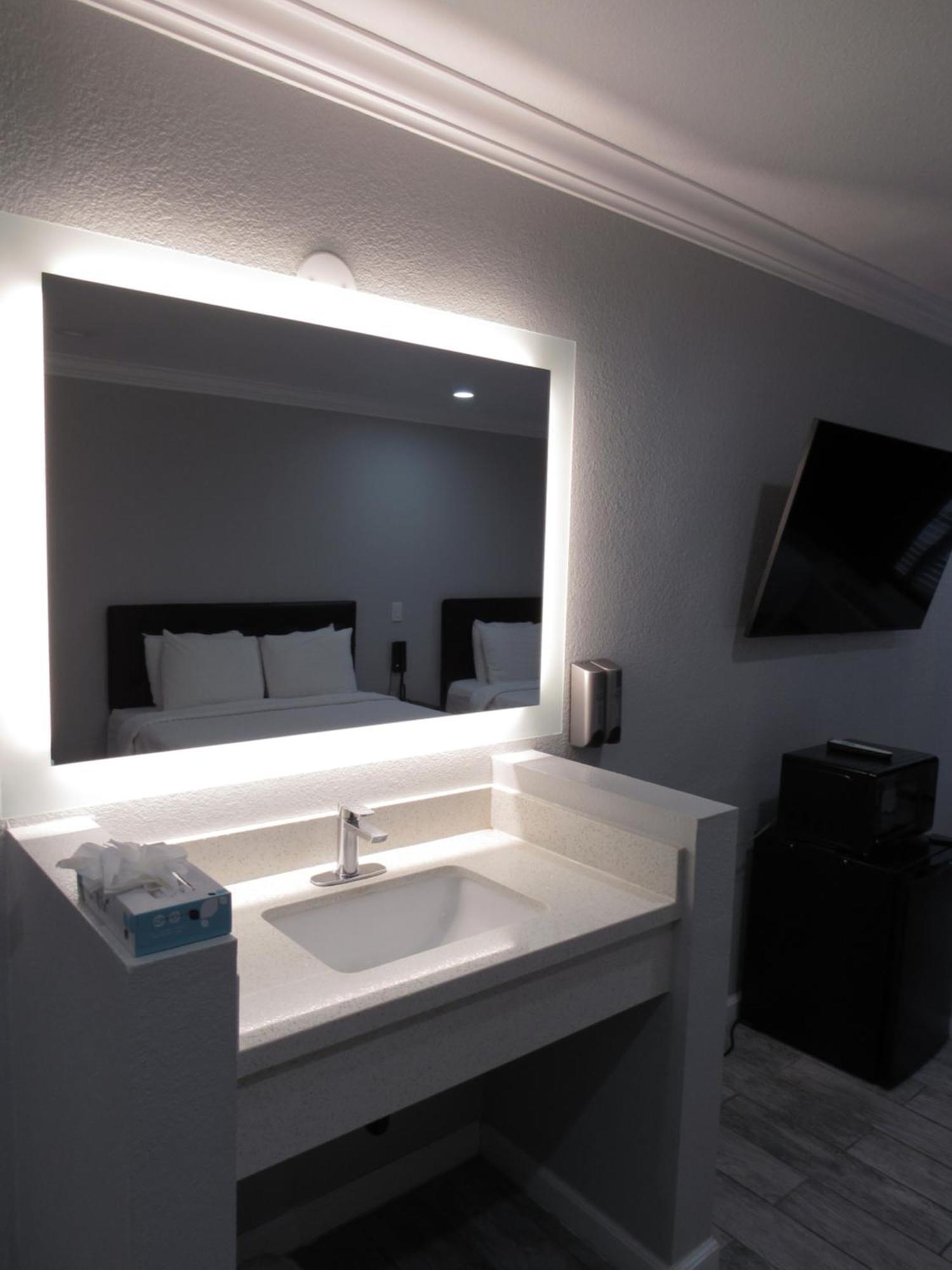 Capri Suites Anaheim Bilik gambar